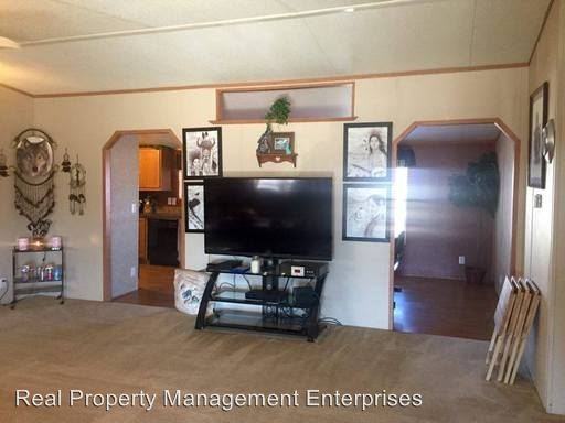 411 W Grand St - Photo 3 of 16