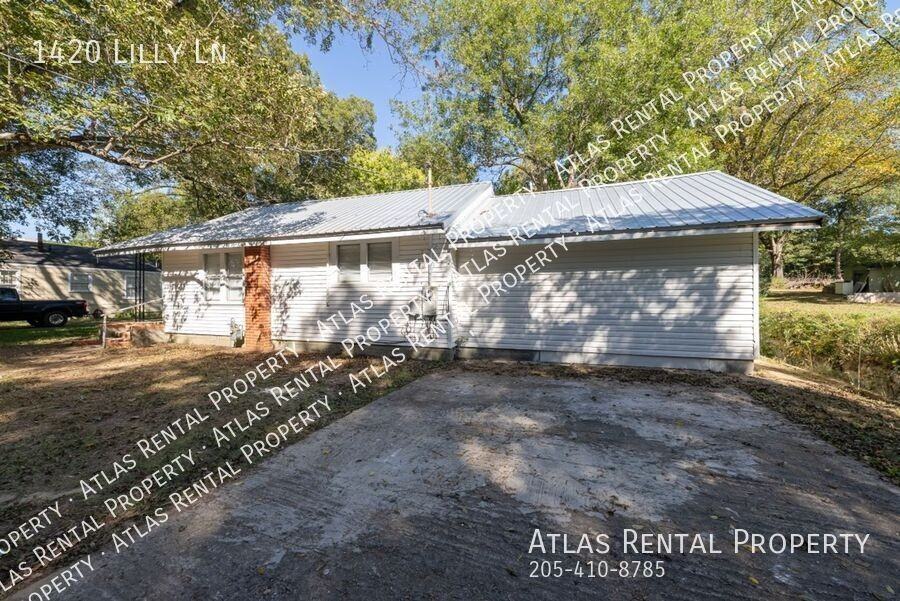 1420 Lilly Ln - Photo 2 of 19