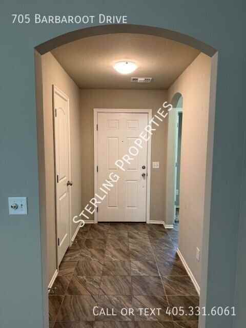 705 Barbaroot Dr - Photo 3 of 30