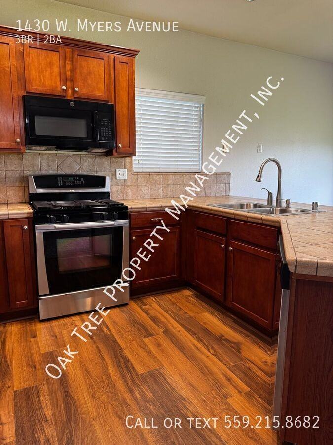 1430 W Myers Ave - Photo 3 of 12