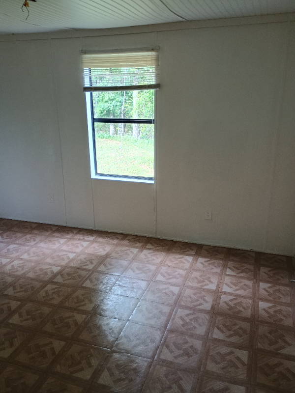 124 Se Laurence Ct - Photo 4 of 13