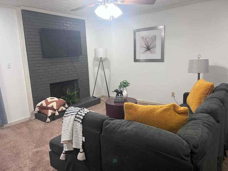 8096 Woodlake Dr - Photo 2 of 11