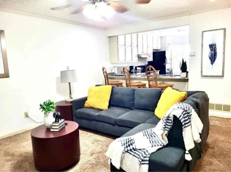 8096 Woodlake Dr - Photo 6 of 11