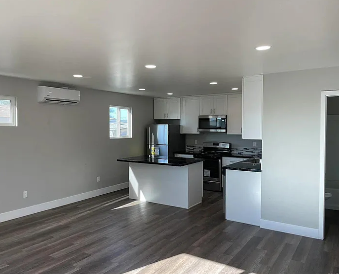 3412 Chamoune Ave - Photo 2 of 13