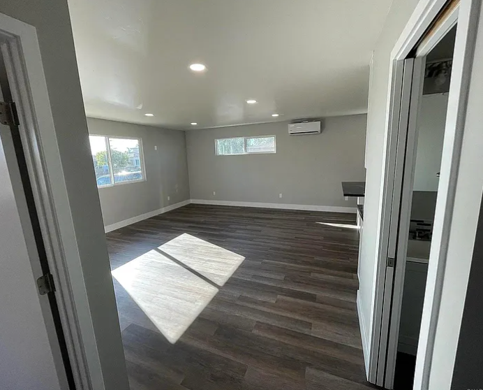 3412 Chamoune Ave - Photo 3 of 13