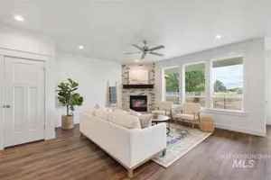 featured image of 1756 E Knobcone Dr