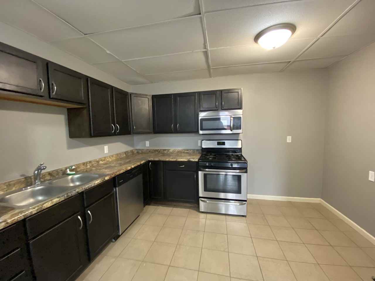 1018 1/2 7th Ave - Photo 6 of 24