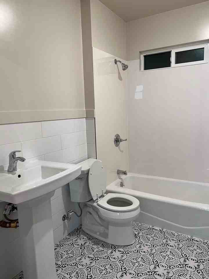 1865 Euclid Avenue - Photo 5 of 50