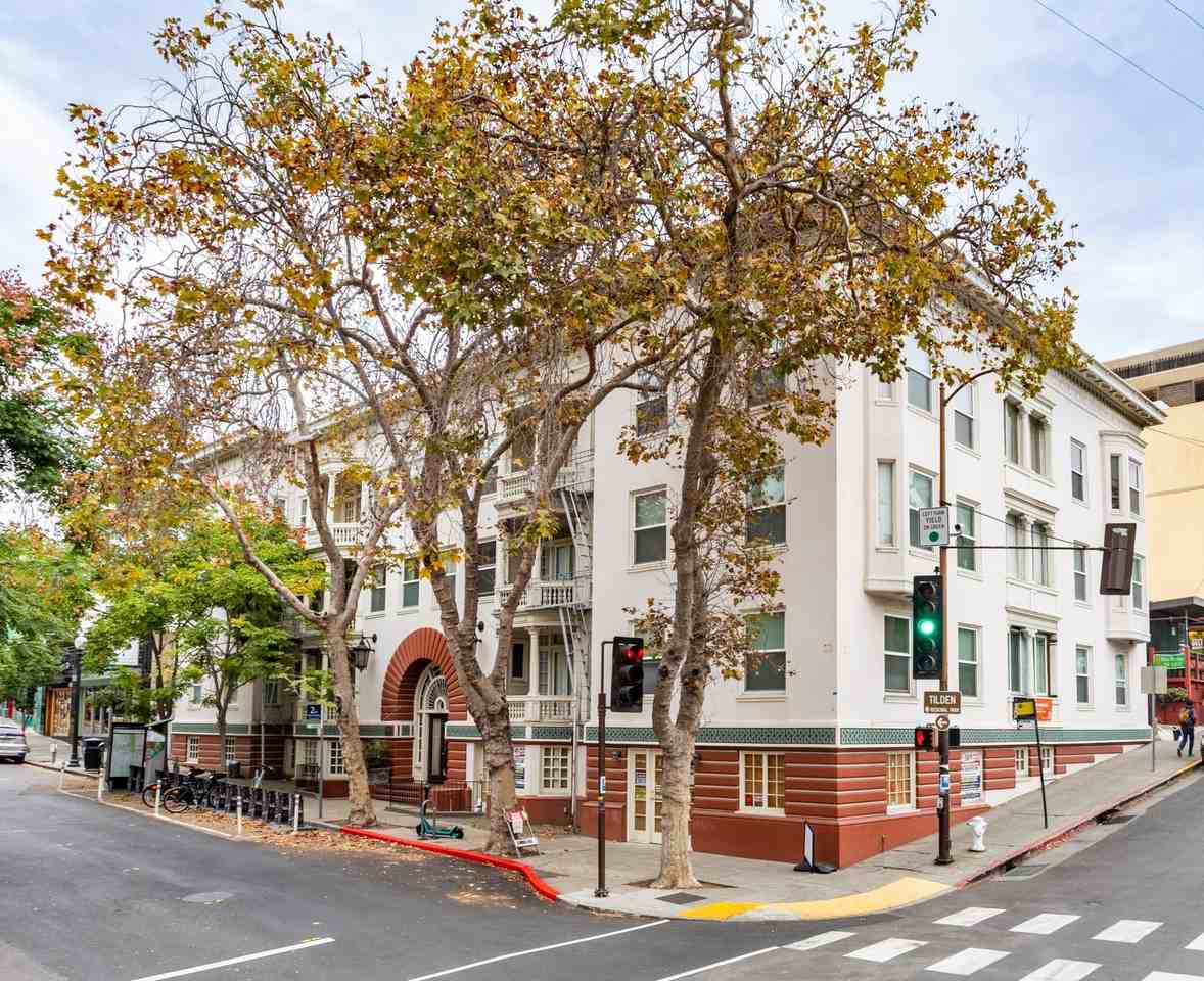 1865 Euclid Avenue - Photo 5 of 50