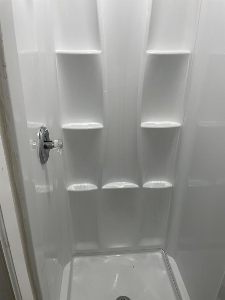 715 New Laredo Highway - Photo 3 of 17