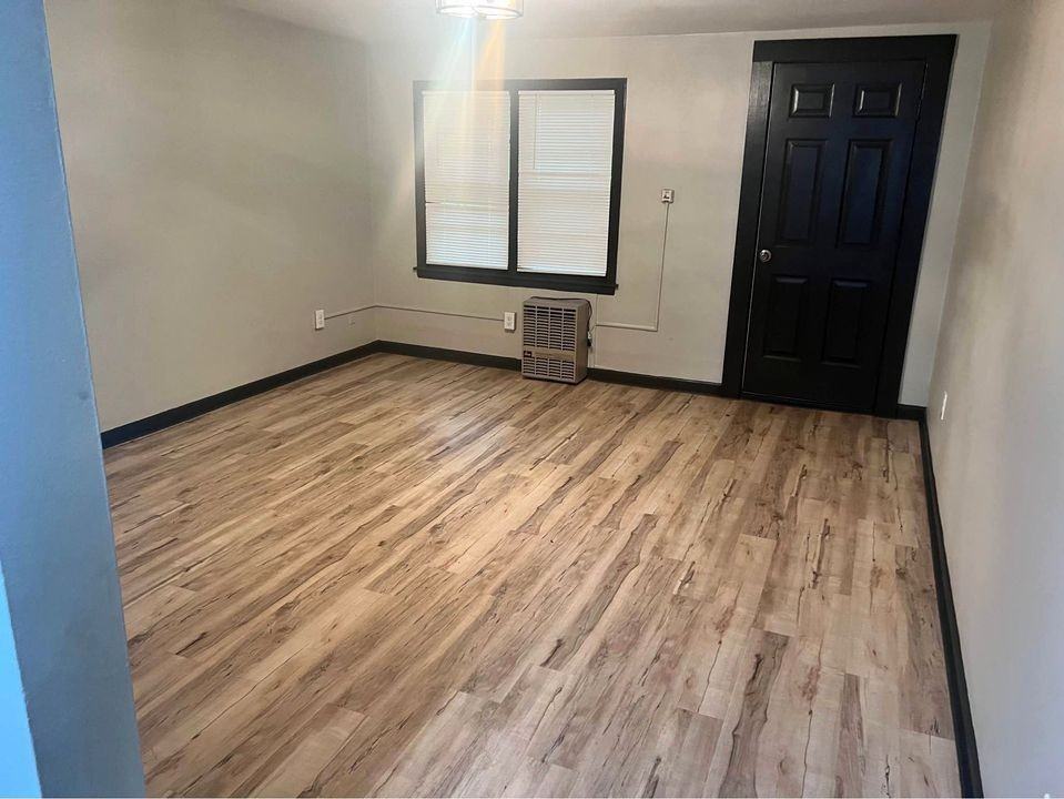 217 North Main St - Photo 3 of 5