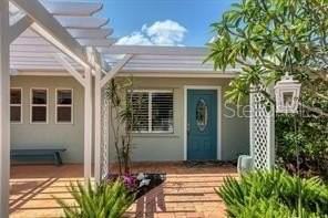 7860 Holiday Dr - Photo 2 of 14