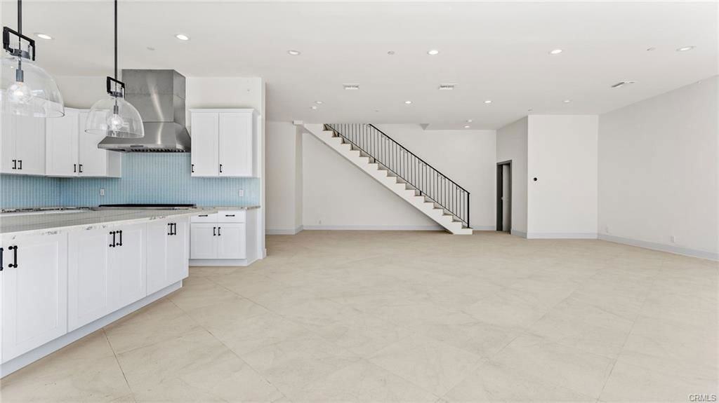 4077 Glenalbyn Dr - Photo 2 of 8