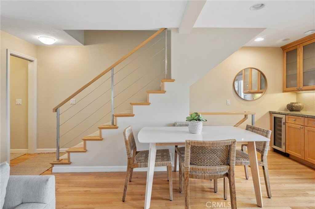 427 Manhattan Ave - Photo 7 of 31