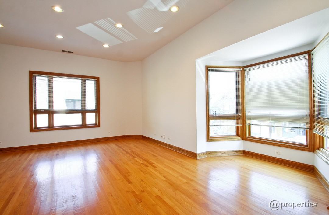 672 Vernon Ave - Photo 2 of 8