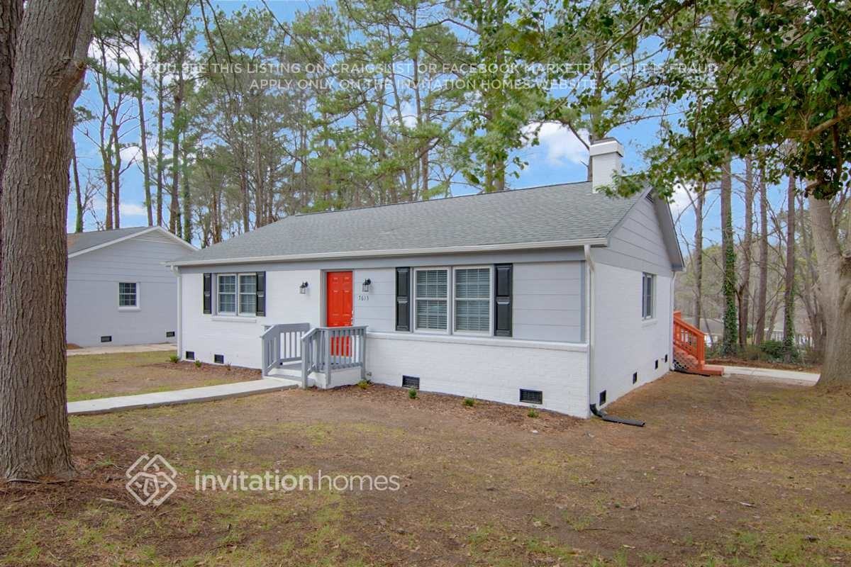 7613 Longstreet Dr - Photo 3 of 24