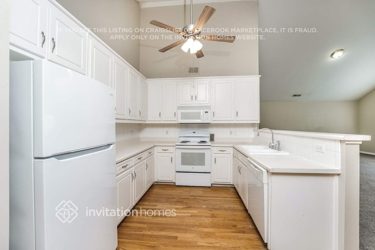 286 Rockingham Dr - Photo 6 of 17