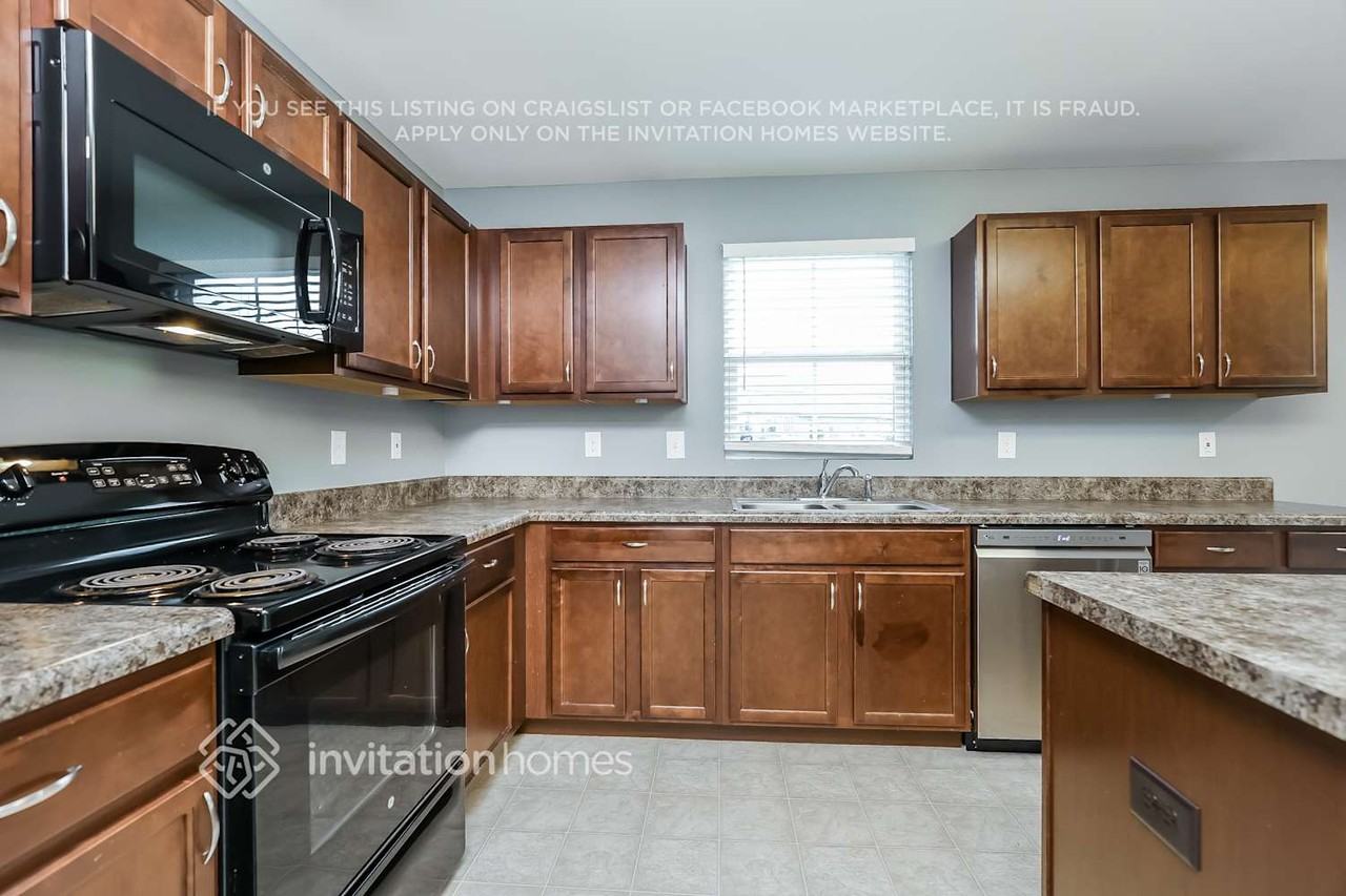 3774 Willow Creek Rd - Photo 6 of 16