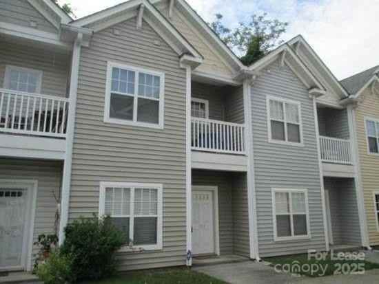 160 Parkwood Ave - Photo 4 of 18