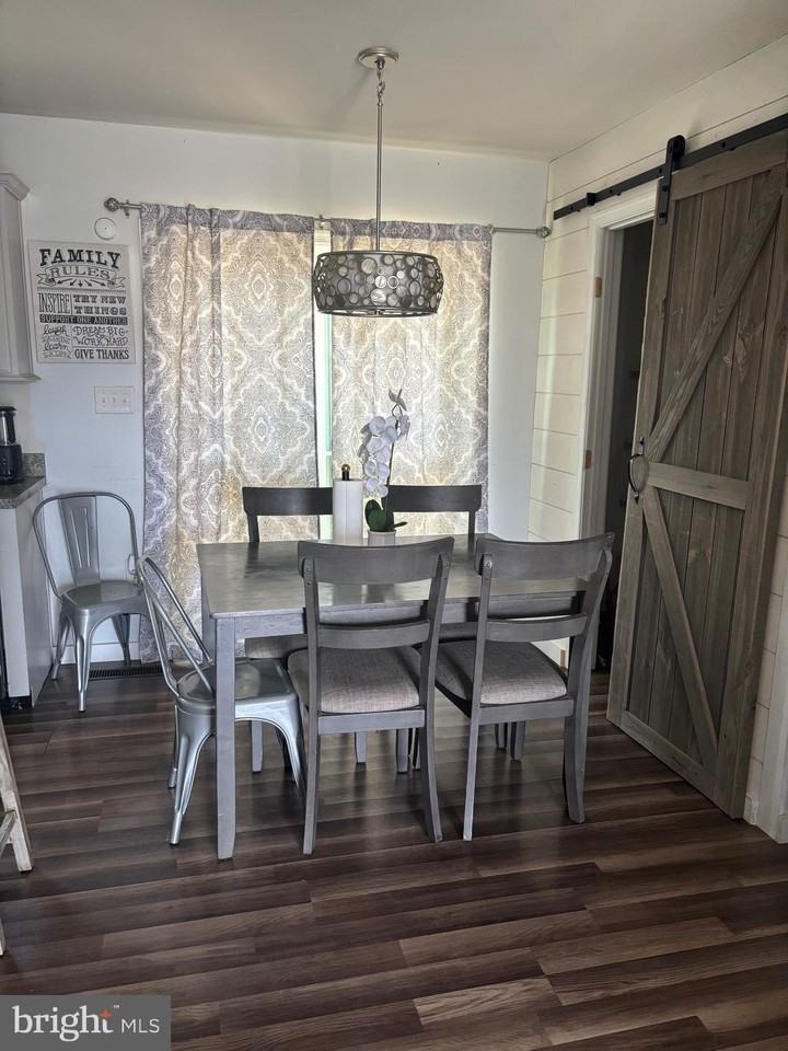 197 Richards Ct - Photo 3 of 10