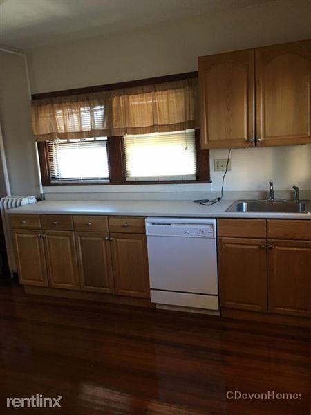 102 Mt Auburn St - Photo 3 of 8