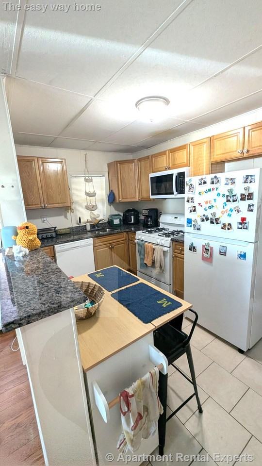 57 Cedar St #1 - Photo 2 of 8