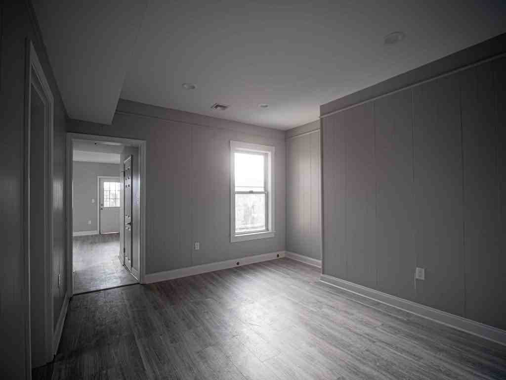 146 London St #2 - Photo 3 of 13