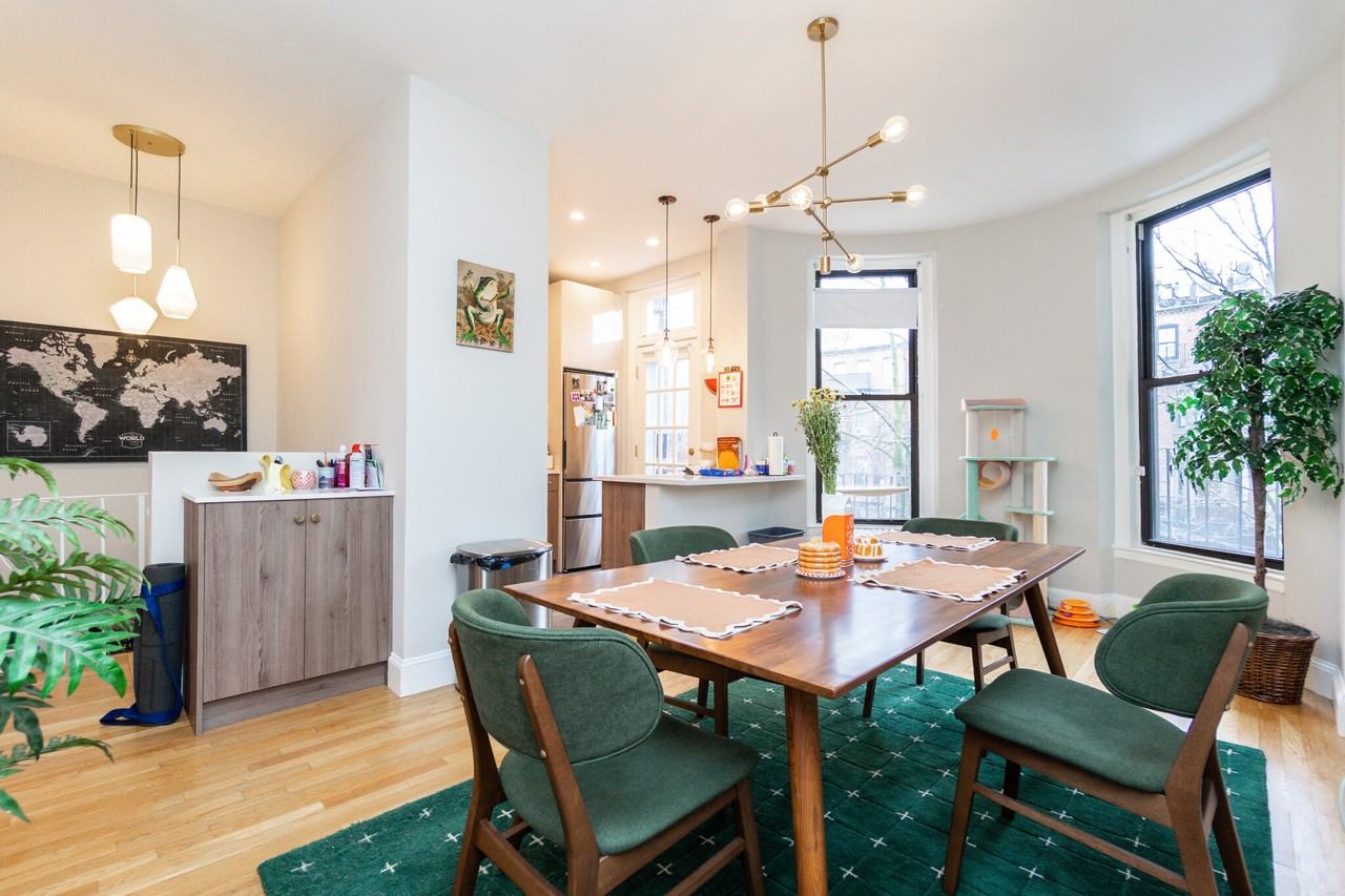 209 W Newton St #2