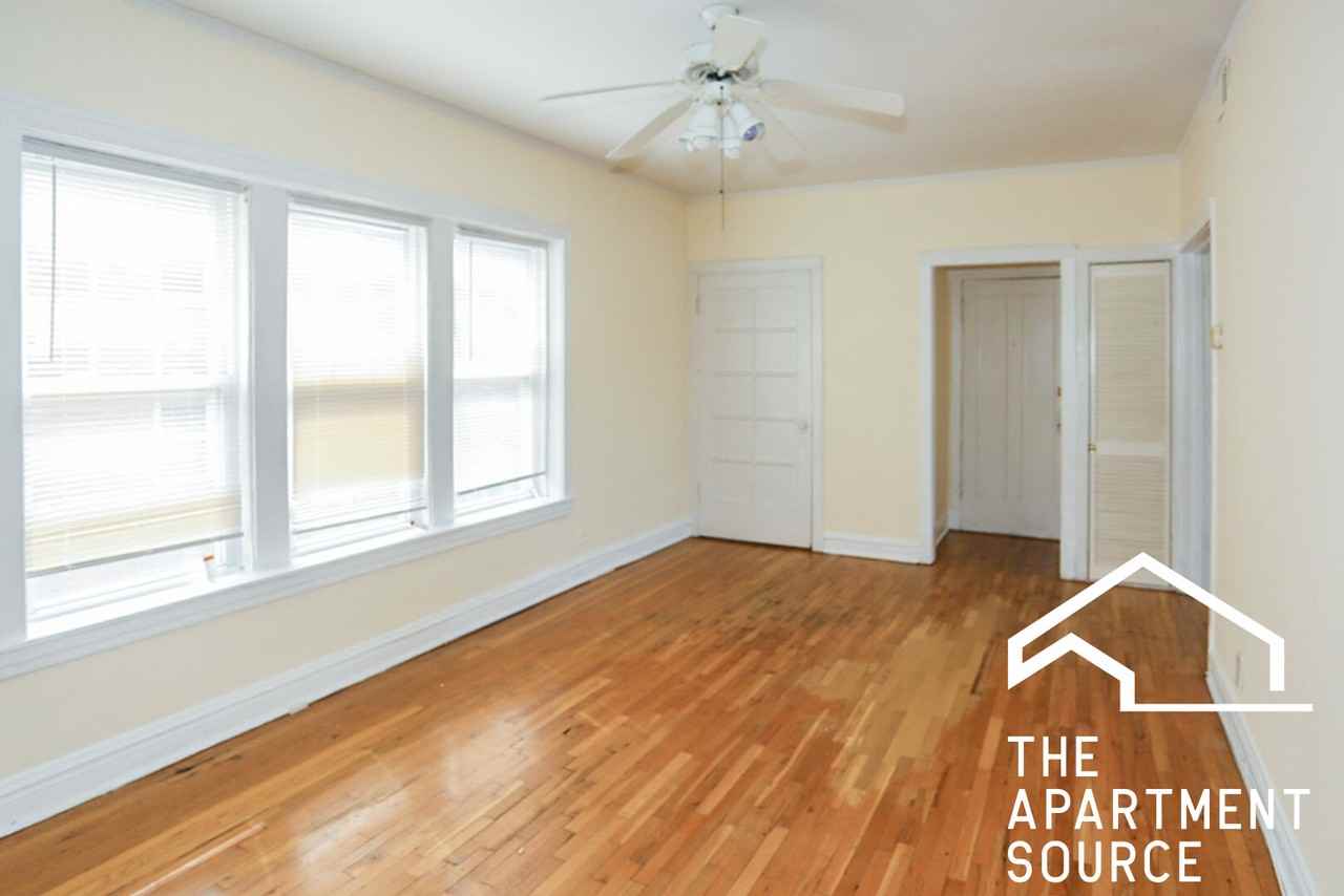 N Broadway St #2E - Photo 6 of 16