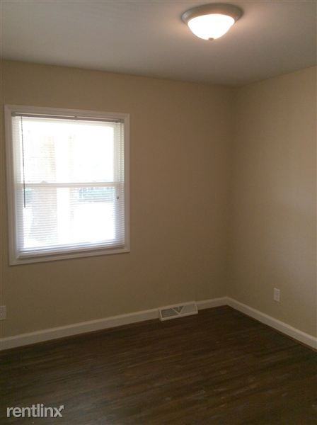 931 Carrington Dr - Photo 3 of 7