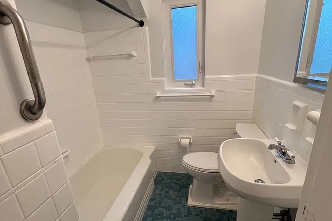 6957 Murray Ave - Photo 2 of 7