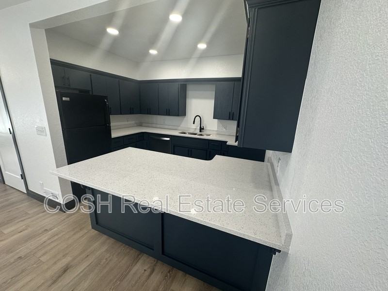 824 N Buffum St - Photo 2 of 11