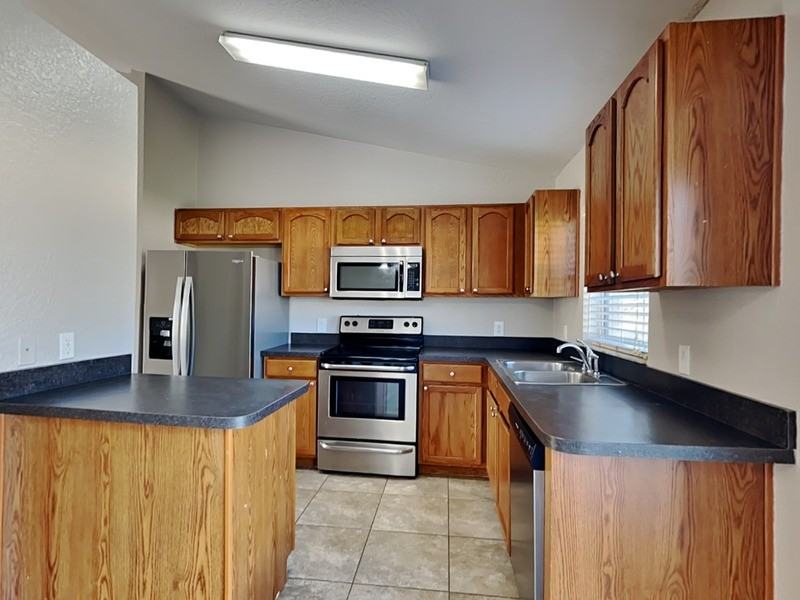 247 Lake Eloise Pointe Blvd - Photo 2 of 22