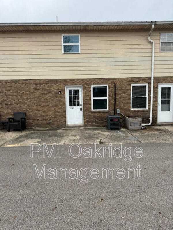 1507 Spruce Ave - Photo 2 of 12