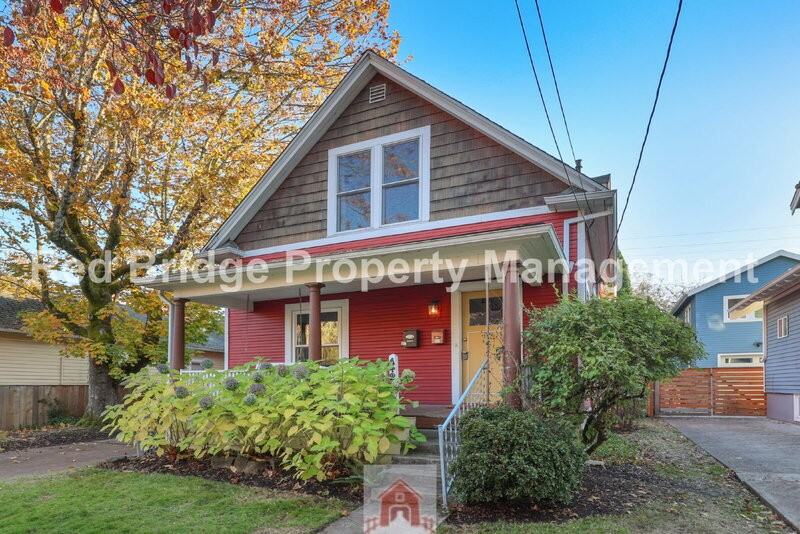 1422 Se Marion St #A - Photo 2 of 42