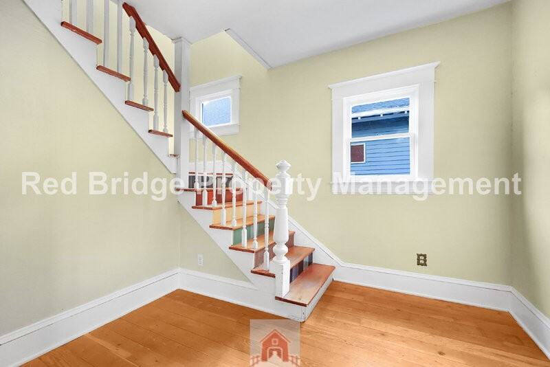 1422 Se Marion St #A - Photo 7 of 42