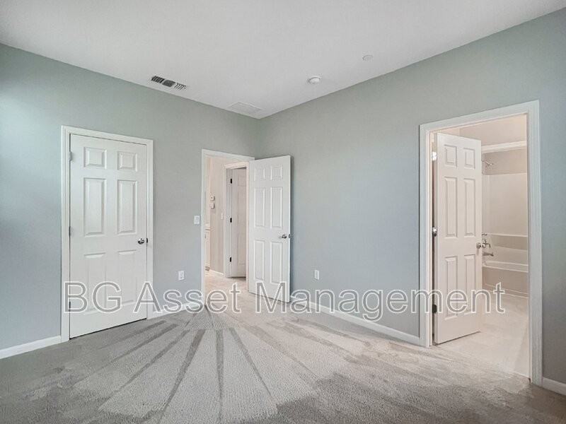 812 Queen Palm Ln - Photo 2 of 50