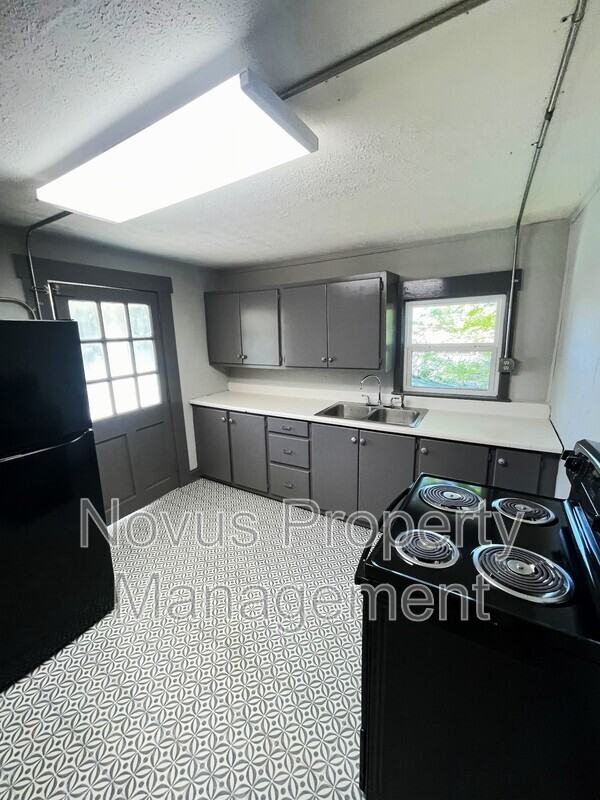 107 Parson Ave #B - Photo 6 of 17