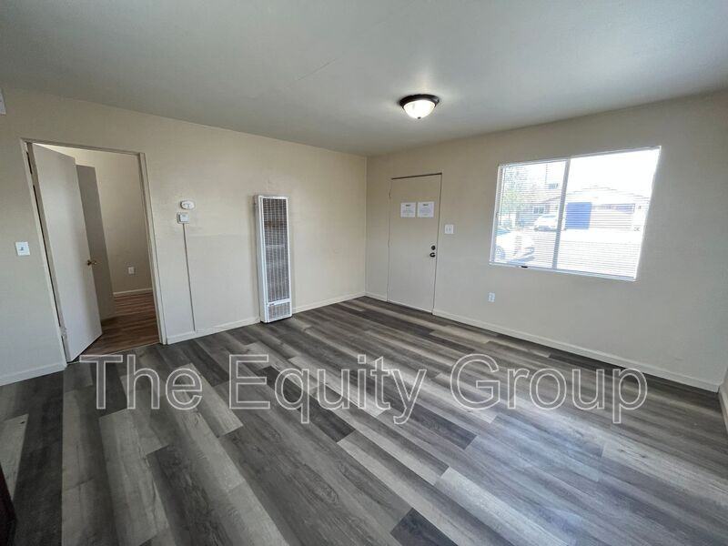 381 E Garden Ave - Photo 3 of 6