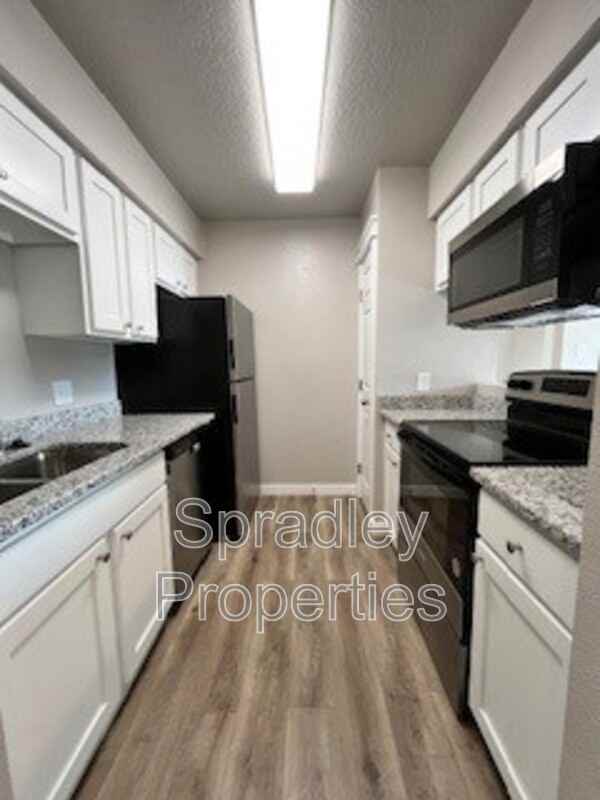 200 Bosque Ln #1003 - Photo 4 of 7