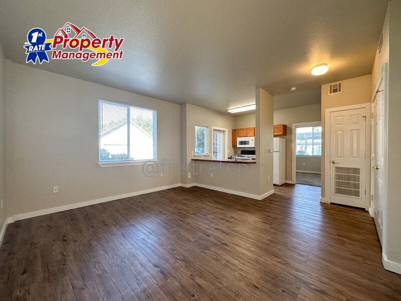 272 W Mallard Dr #107 - Photo 3 of 20