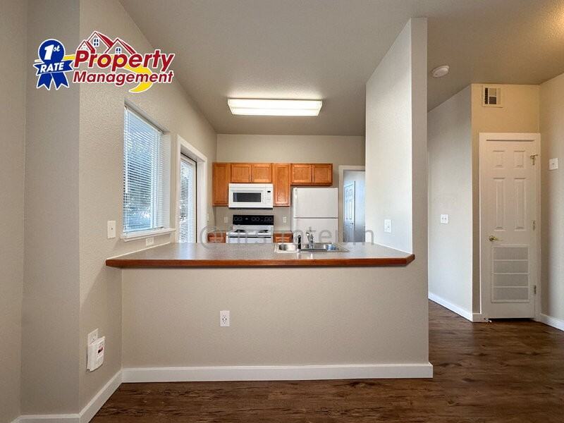 272 W Mallard Dr #107 - Photo 5 of 20