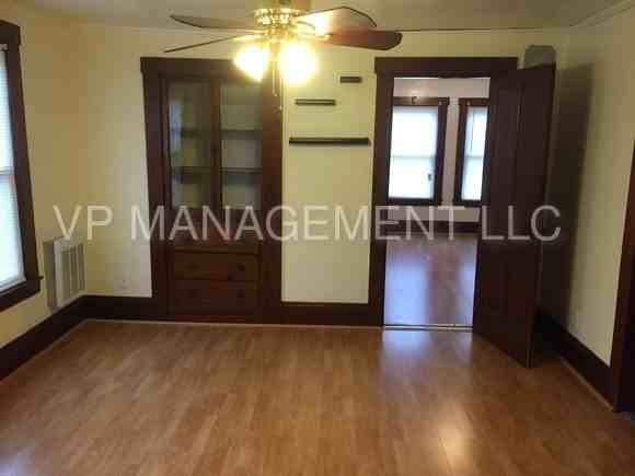 1409 Worcester St - Photo 2 of 6