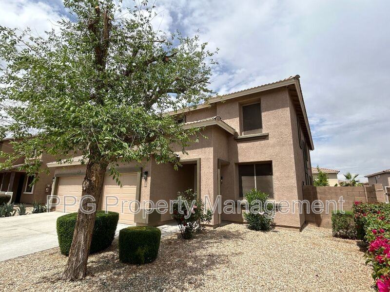 15652 W Cameron Dr - Photo 3 of 38