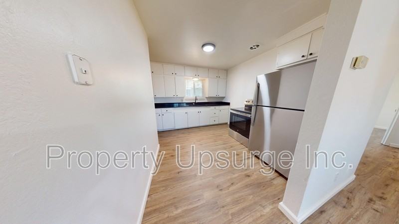 2561 Irwin Rd - Photo 3 of 18