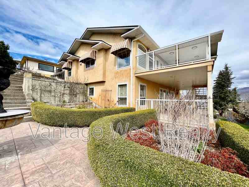 6500 Macdonald Pl - Photo 3 of 47