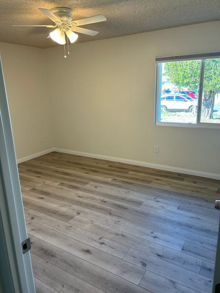 340 E Oneida St - Photo 3 of 18