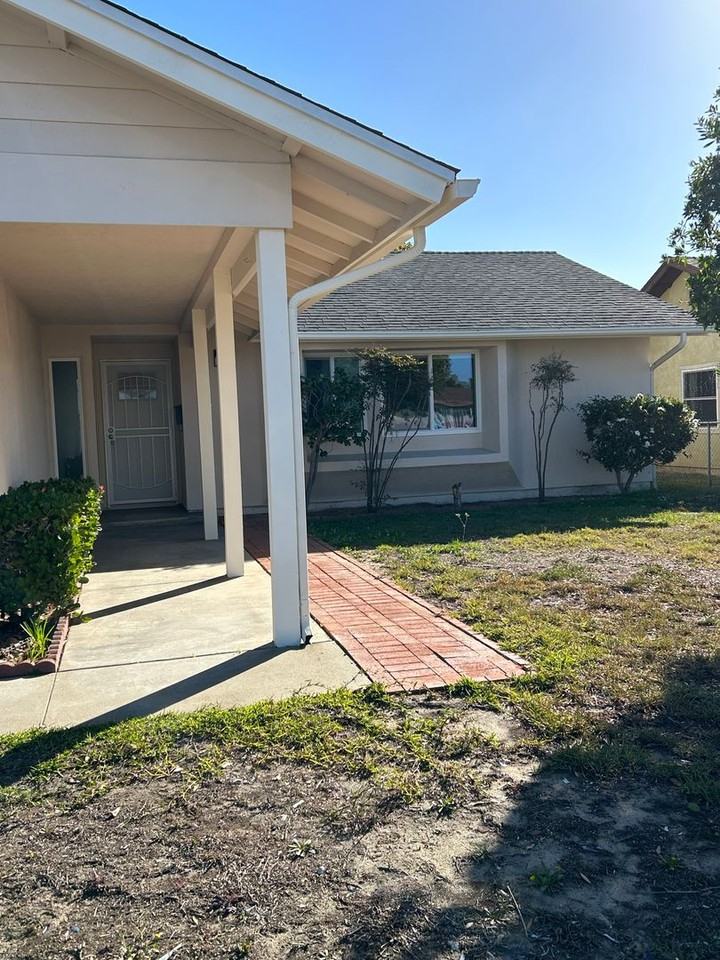 340 E Oneida St - Photo 7 of 18