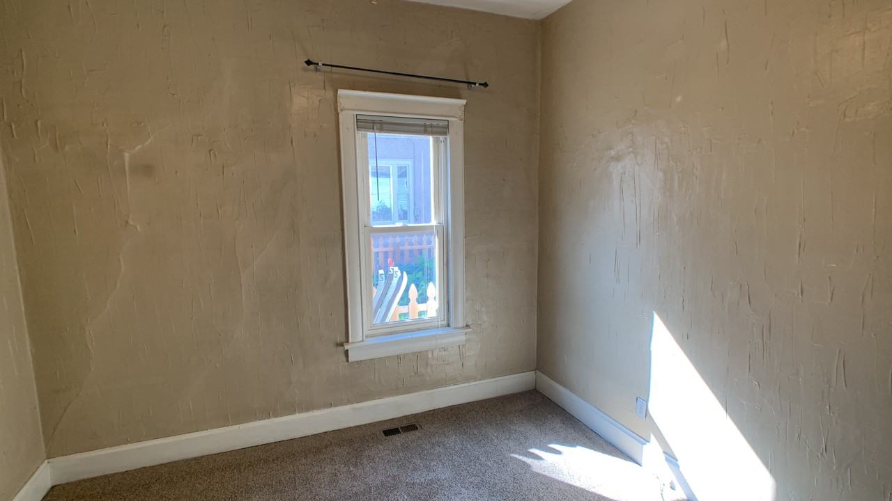 3012 W Pikes Peak Ave - Photo 7 of 10