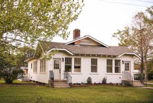 907 Iris St - Photo 1 of 1